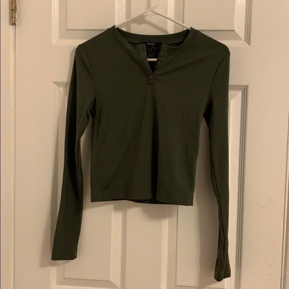 green top bottom long sleeve